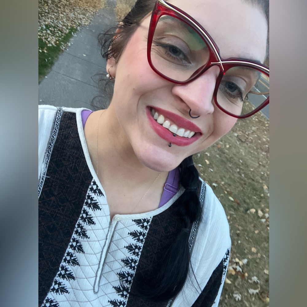 Meet your Posher, Emily